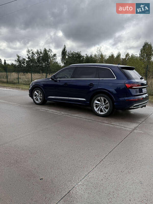 Внедорожник / Кроссовер Audi Q7 2020 в Киеве