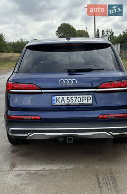 Позашляховик / Кросовер Audi Q7 2020 в 