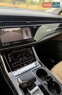Позашляховик / Кросовер Audi Q7 2020 в 