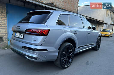 Внедорожник / Кроссовер Audi Q7 2021 в 