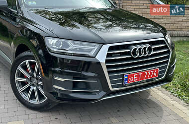 Внедорожник / Кроссовер Audi Q7 2017 в 