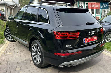 Внедорожник / Кроссовер Audi Q7 2017 в 