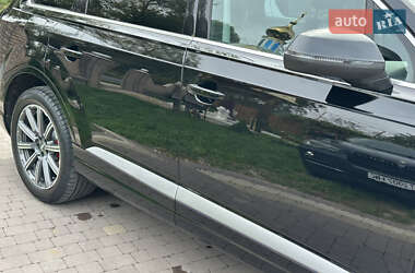 Внедорожник / Кроссовер Audi Q7 2017 в 