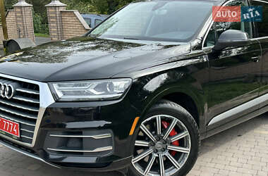 Внедорожник / Кроссовер Audi Q7 2017 в 
