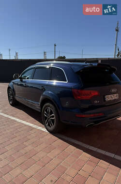 Внедорожник / Кроссовер Audi Q7 2010 в 