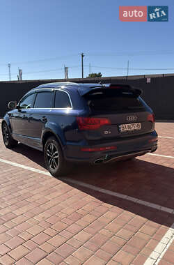 Внедорожник / Кроссовер Audi Q7 2010 в 