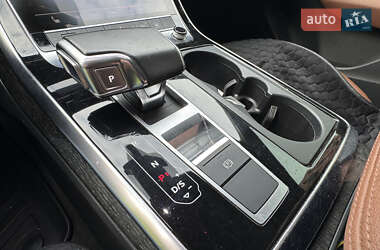 Внедорожник / Кроссовер Audi Q7 2020 в 