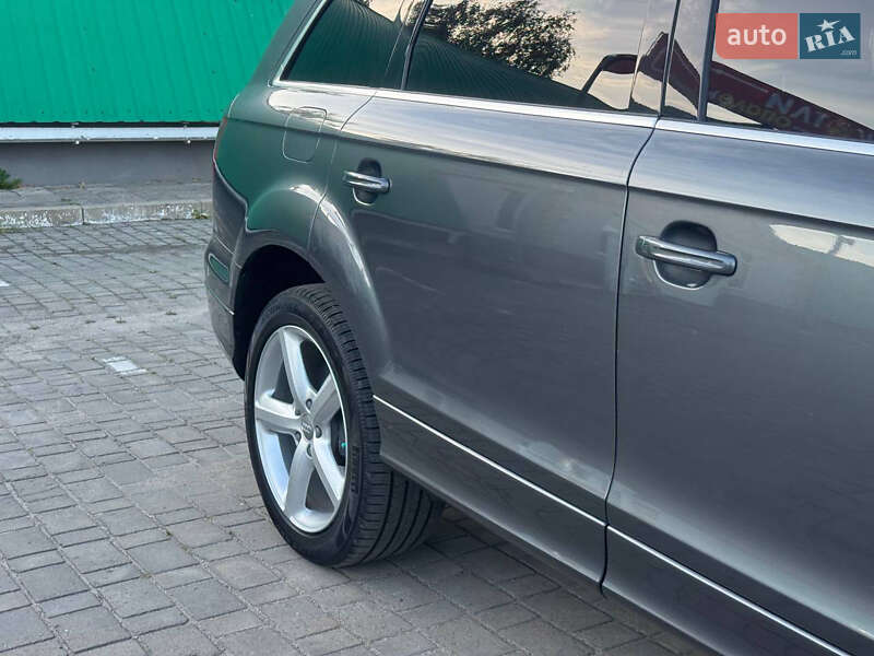 Позашляховик / Кросовер Audi Q7 2014 в Ковелі