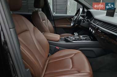 Внедорожник / Кроссовер Audi Q7 2018 в 