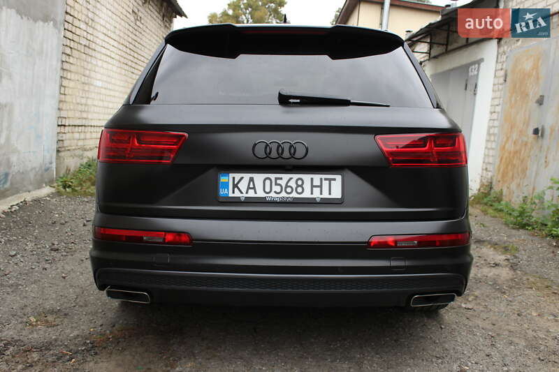 Позашляховик / Кросовер Audi Q7 2017 в Києві