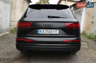 Внедорожник / Кроссовер Audi Q7 2017 в 