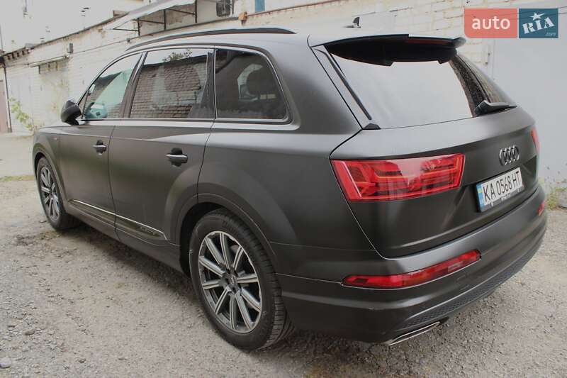 Позашляховик / Кросовер Audi Q7 2017 в Києві