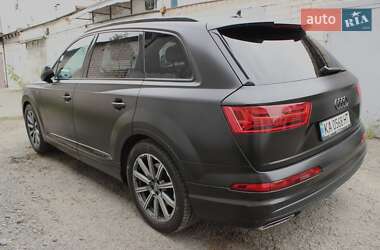Внедорожник / Кроссовер Audi Q7 2017 в 