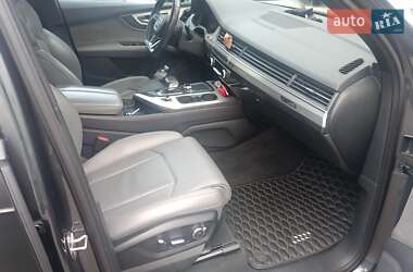 Внедорожник / Кроссовер Audi Q7 2017 в 