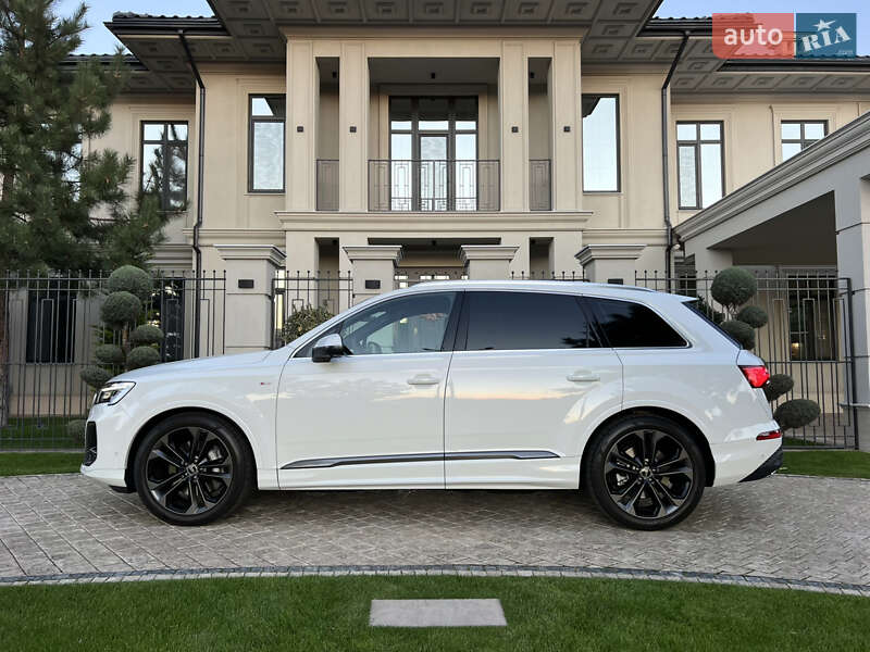 Внедорожник / Кроссовер Audi Q7 2025 в Одессе