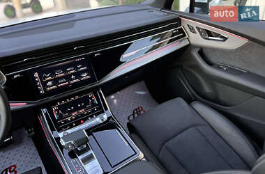 Позашляховик / Кросовер Audi Q7 2025 в 