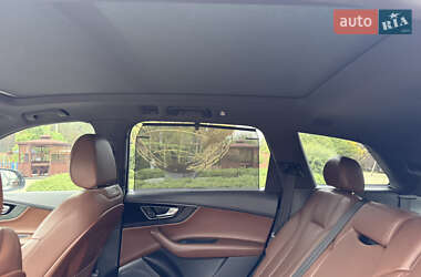 Внедорожник / Кроссовер Audi Q7 2017 в 