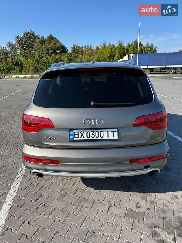Позашляховик / Кросовер Audi Q7 2011 в Летичіві