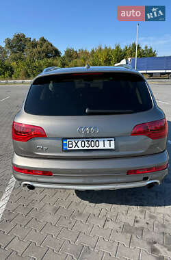 Позашляховик / Кросовер Audi Q7 2011 в 