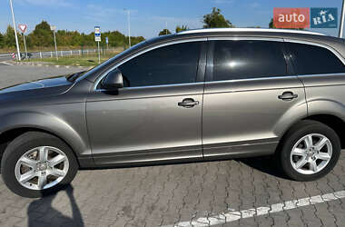 Позашляховик / Кросовер Audi Q7 2011 в 