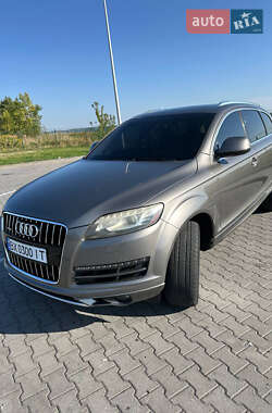 Позашляховик / Кросовер Audi Q7 2011 в 