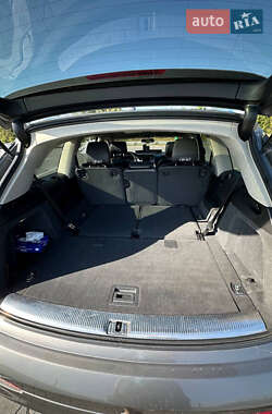 Позашляховик / Кросовер Audi Q7 2011 в 