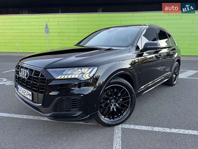 Внедорожник / Кроссовер Audi Q7 2020 в Киеве