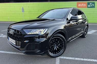 Позашляховик / Кросовер Audi Q7 2020 в 