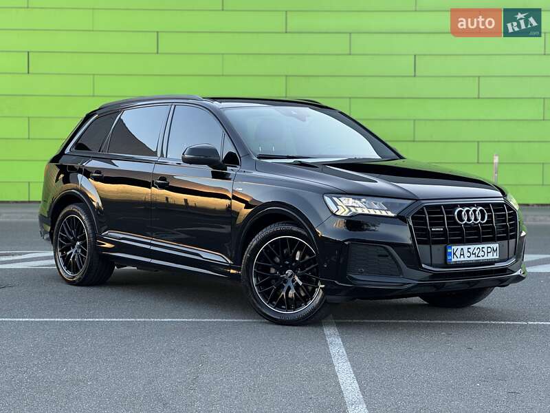 Внедорожник / Кроссовер Audi Q7 2020 в Киеве