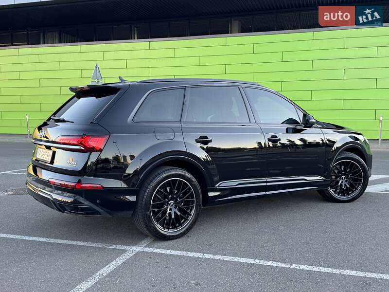 Внедорожник / Кроссовер Audi Q7 2020 в Киеве
