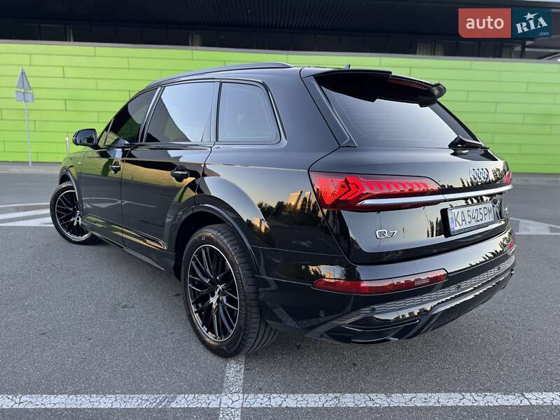 Внедорожник / Кроссовер Audi Q7 2020 в Киеве