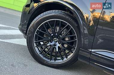 Позашляховик / Кросовер Audi Q7 2020 в 