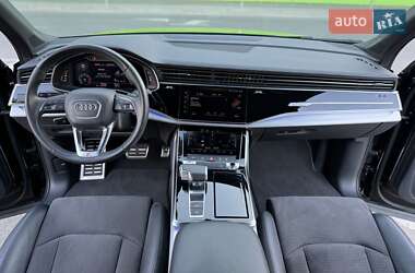Позашляховик / Кросовер Audi Q7 2020 в 