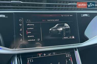 Позашляховик / Кросовер Audi Q7 2020 в 