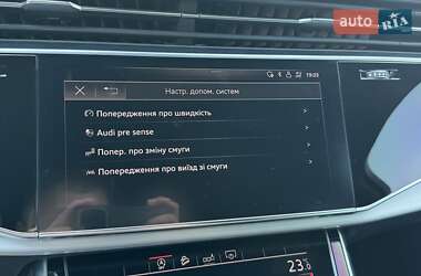 Позашляховик / Кросовер Audi Q7 2020 в 