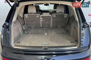 Позашляховик / Кросовер Audi Q7 2012 в 