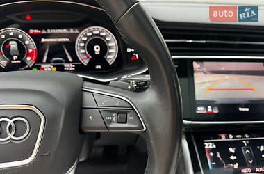 Позашляховик / Кросовер Audi Q7 2021 в 
