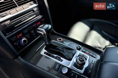 Позашляховик / Кросовер Audi Q7 2015 в 