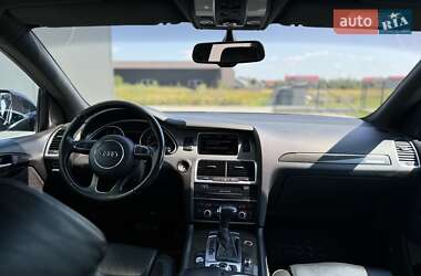 Позашляховик / Кросовер Audi Q7 2015 в 