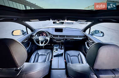 Позашляховик / Кросовер Audi Q7 2017 в 