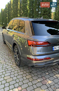 Внедорожник / Кроссовер Audi Q7 2020 в 