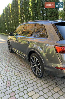 Внедорожник / Кроссовер Audi Q7 2020 в 