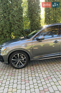 Внедорожник / Кроссовер Audi Q7 2020 в 