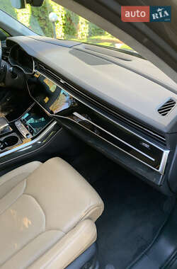 Внедорожник / Кроссовер Audi Q7 2020 в 