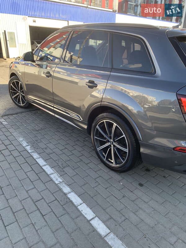Внедорожник / Кроссовер Audi Q7 2020 в Луцке
