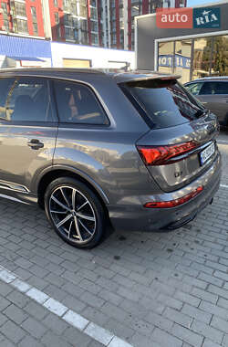 Внедорожник / Кроссовер Audi Q7 2020 в 