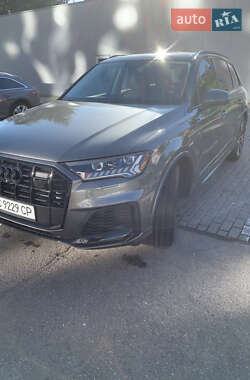 Внедорожник / Кроссовер Audi Q7 2020 в 