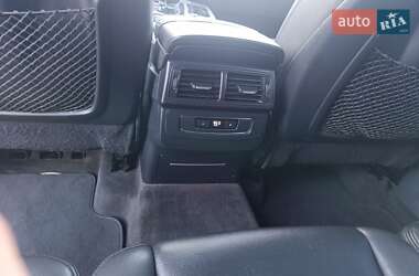 Позашляховик / Кросовер Audi Q7 2016 в 