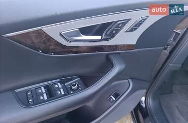 Позашляховик / Кросовер Audi Q7 2016 в 