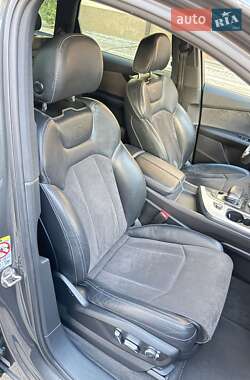 Позашляховик / Кросовер Audi Q7 2018 в 